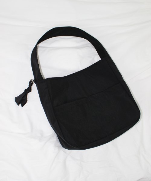 Black nylon pocket round shopper bag